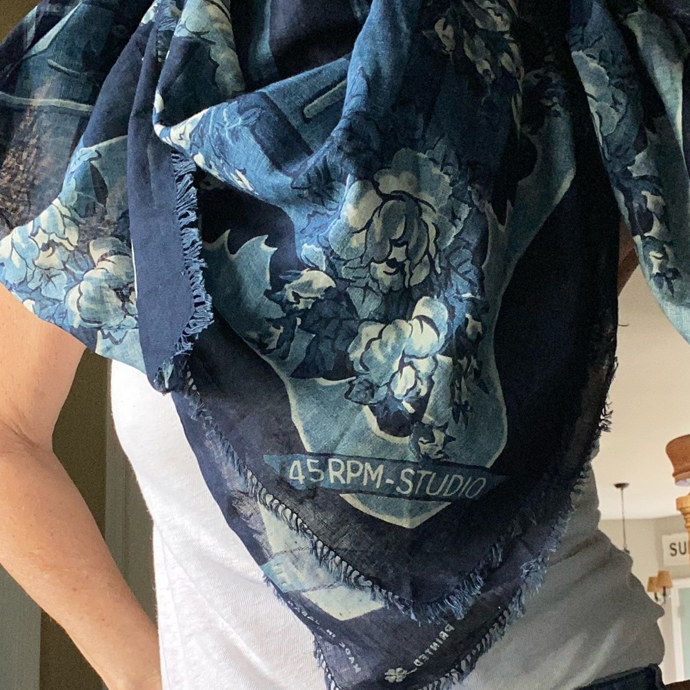 45R 45RPM Japan $348 Indigo Hand Printed Floral 42” Scarf Furoshiki NWOT - Picture 9 of 10